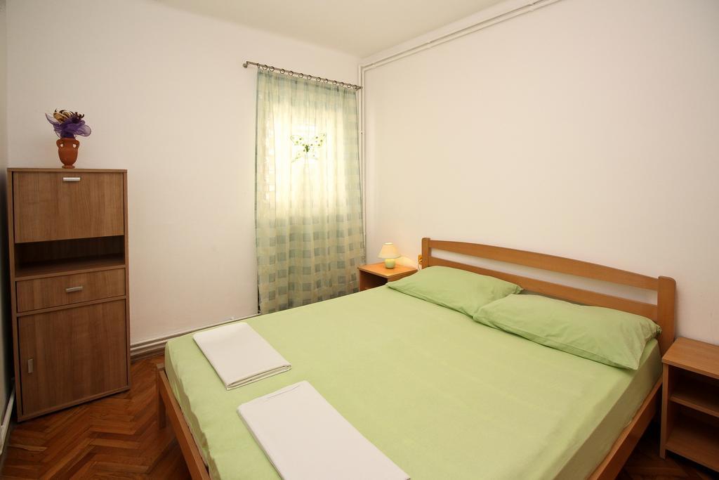Apartment Dražen Šilo Pokoj fotografie